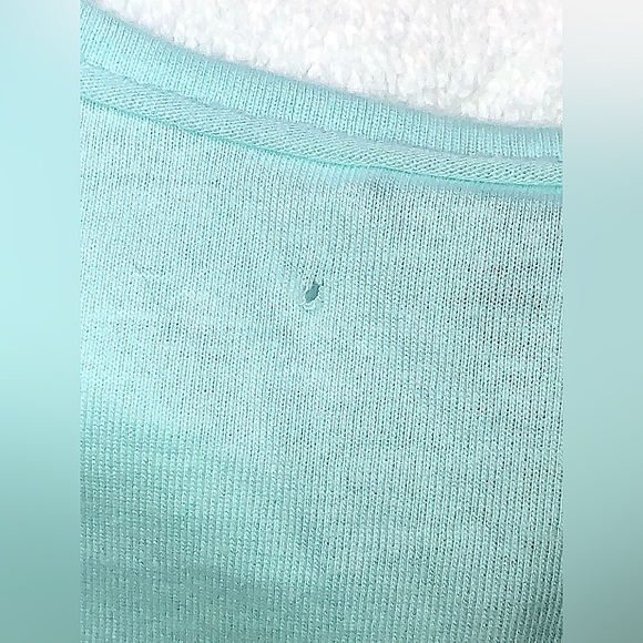 Guess - Picture 5 of 8